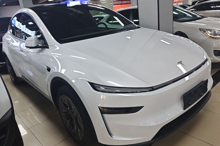 Used Tesla Model Y L 2025 Model Long-Range All-Wheel-Drive Version Front Right 45 Deg