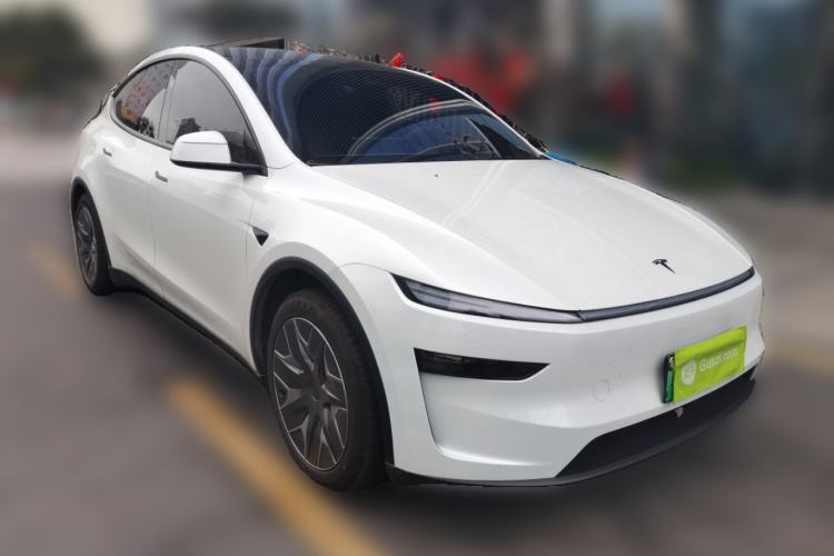 Used Tesla Model Y L 2025 Model Long-Range All-Wheel-Drive Version Front Right 45 Deg