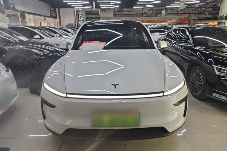 Used Tesla Model Y L 2025 Model Long-Range All-Wheel-Drive Version Front