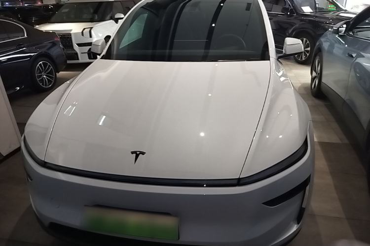 Used Tesla Model Y L 2025 Model Long-Range All-Wheel-Drive Version Front