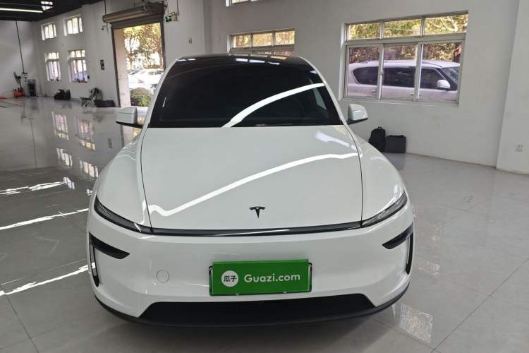 Used Tesla Model Y L 2025 Model Long-Range All-Wheel-Drive Version Front