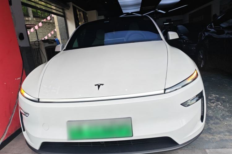 Used Tesla Model Y L 2025 Model Long-Range All-Wheel-Drive Version Front
