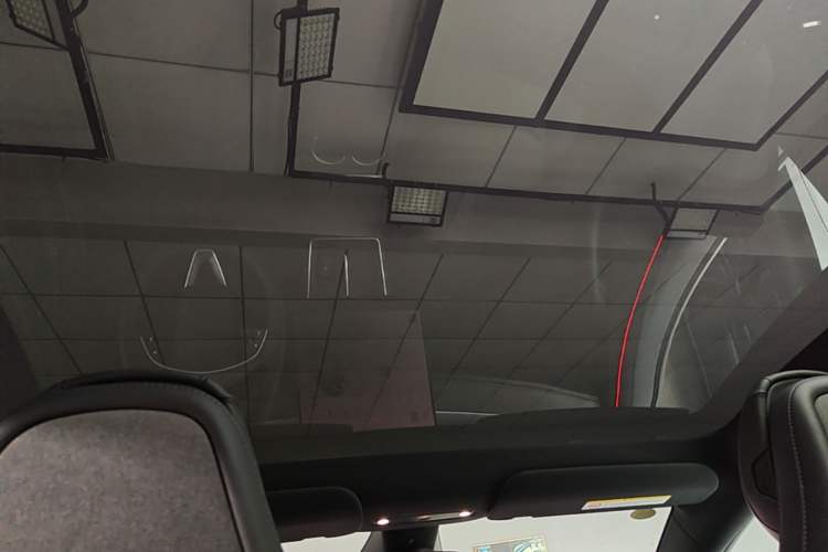 Used Tesla Model Y L 2025 Model Long-Range All-Wheel-Drive Version Headliner