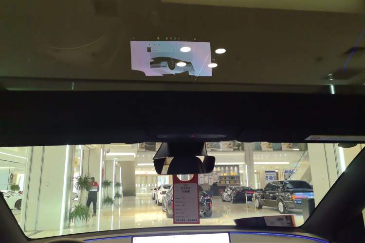 Used Tesla Model Y L 2025 Model Long-Range All-Wheel-Drive Version Headliner
