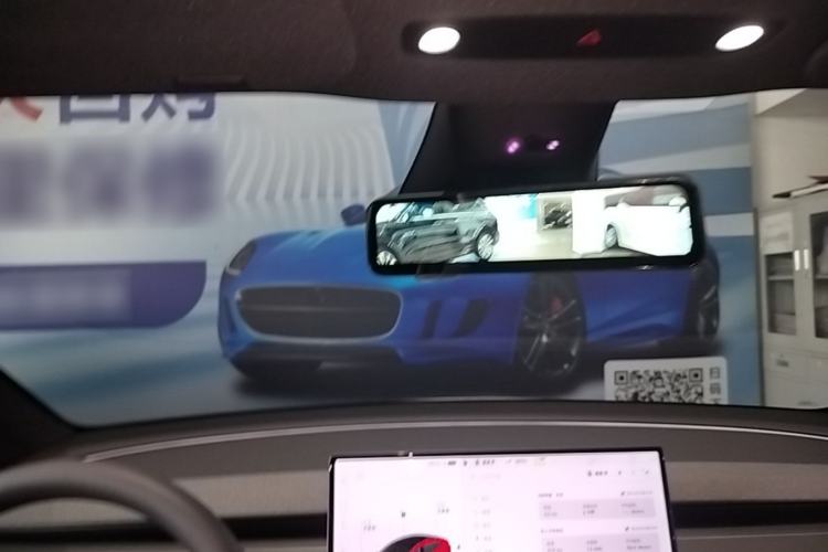 Used Tesla Model Y L 2025 Model Long-Range All-Wheel-Drive Version Headliner