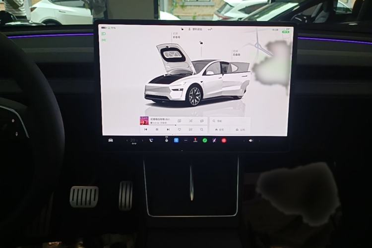 Used Tesla Model Y L 2025 Model Long-Range All-Wheel-Drive Version Interior 3