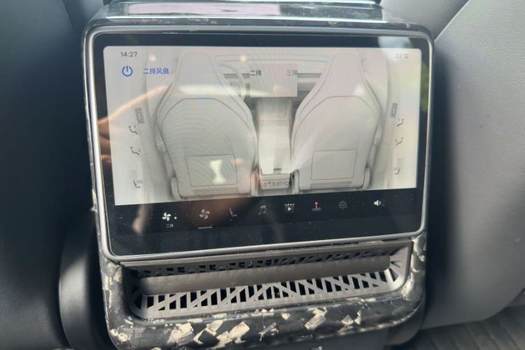Used Tesla Model Y L 2025 Model Long-Range All-Wheel-Drive Version Interior 6