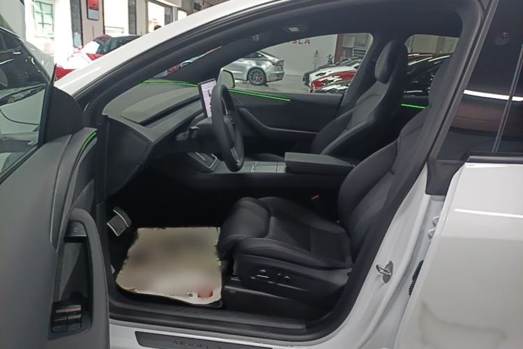 Used Tesla Model Y L 2025 Model Long-Range All-Wheel-Drive Version Interior 6
