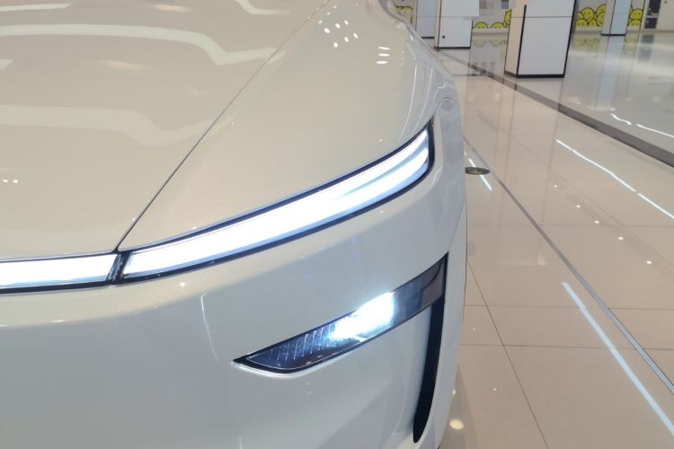 Used Tesla Model Y L 2025 Model Long-Range All-Wheel-Drive Version Left Front Headlight