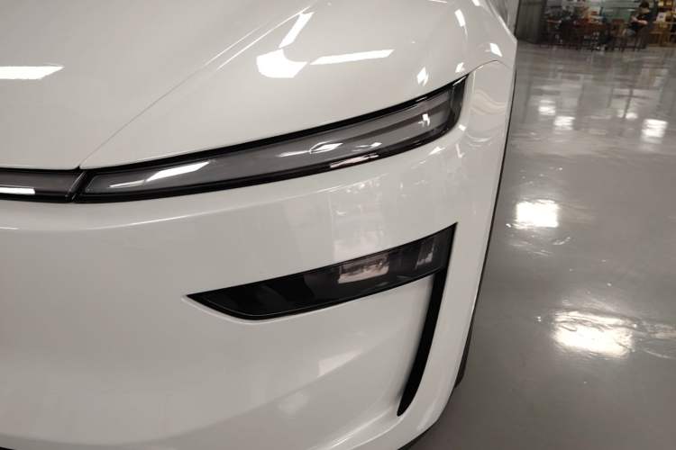 Used Tesla Model Y L 2025 Model Long-Range All-Wheel-Drive Version Left Front Headlight