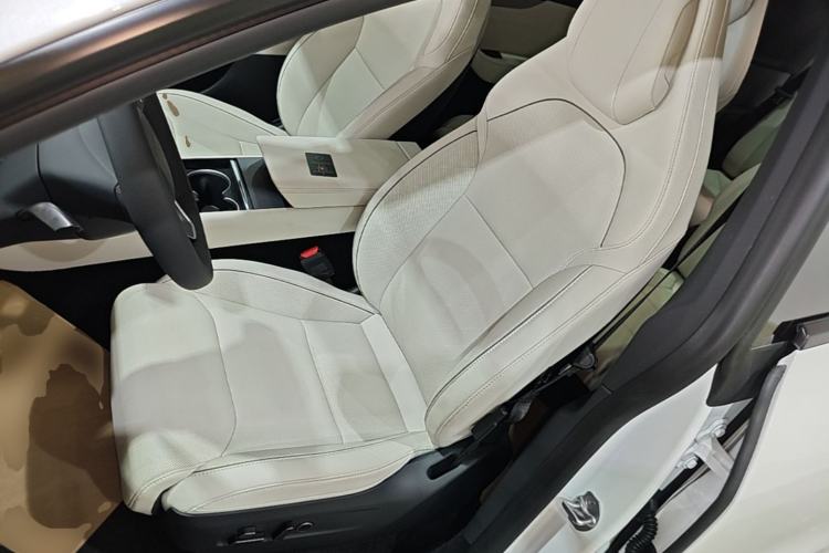 Used Tesla Model Y L 2025 Model Long-Range All-Wheel-Drive Version Left Front Seat