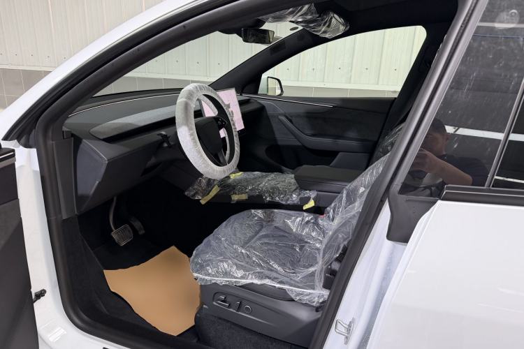 Used Tesla Model Y L 2025 Model Long-Range All-Wheel-Drive Version Left Front Seat