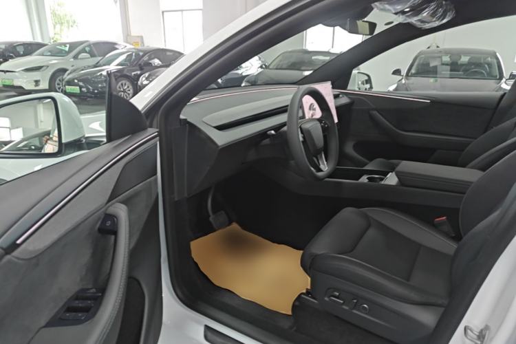 Used Tesla Model Y L 2025 Model Long-Range All-Wheel-Drive Version Left Front Seat