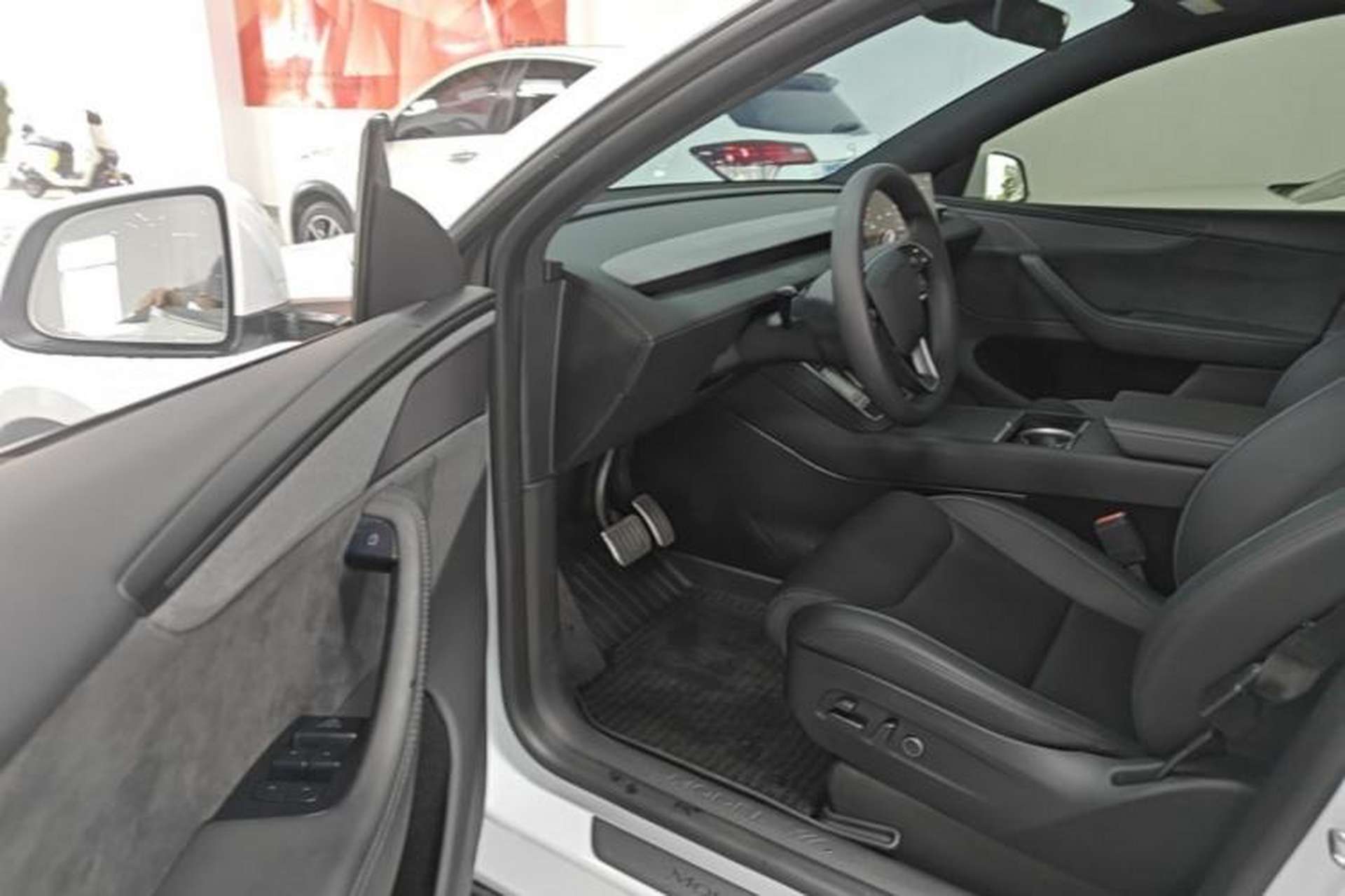 Used Tesla Model Y L 2025 Model Long-Range All-Wheel-Drive Version Left Front Seat