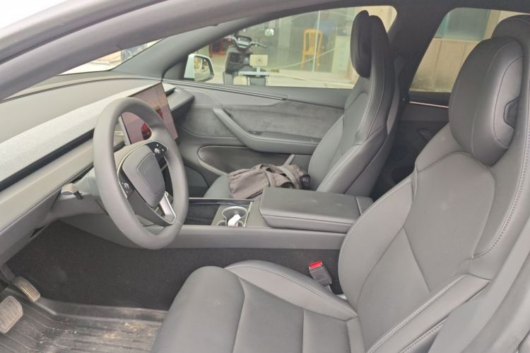 Used Tesla Model Y L 2025 Model Long-Range All-Wheel-Drive Version Left Front Seat