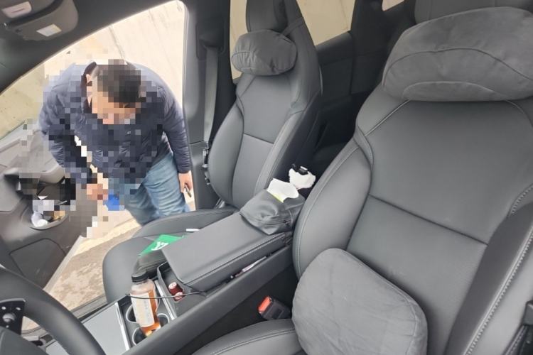 Used Tesla Model Y L 2025 Model Long-Range All-Wheel-Drive Version
