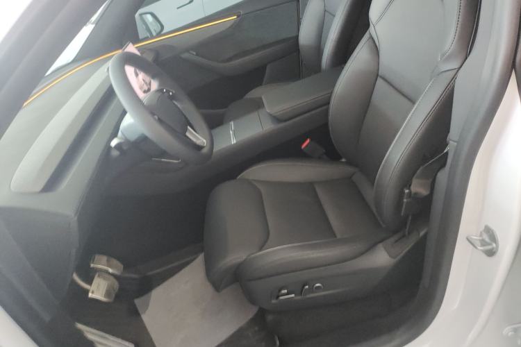 Used Tesla Model Y L 2025 Model Long-Range All-Wheel-Drive Version Left Front Seat