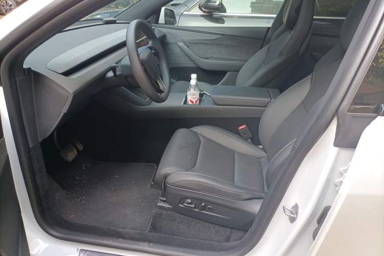 Used Tesla Model Y L 2025 Model Long-Range All-Wheel-Drive Version Left Front Seat