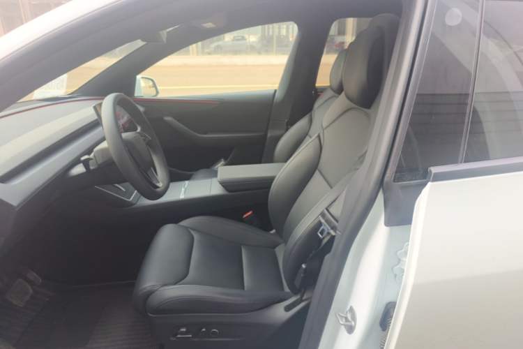 Used Tesla Model Y L 2025 Model Long-Range All-Wheel-Drive Version Left Front Seat