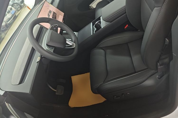 Used Tesla Model Y L 2025 Model Long-Range All-Wheel-Drive Version Left Front Seat