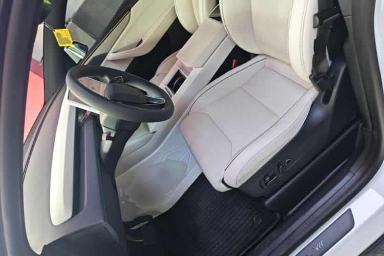 Used Tesla Model Y L 2025 Model Long-Range All-Wheel-Drive Version Left Front Seat