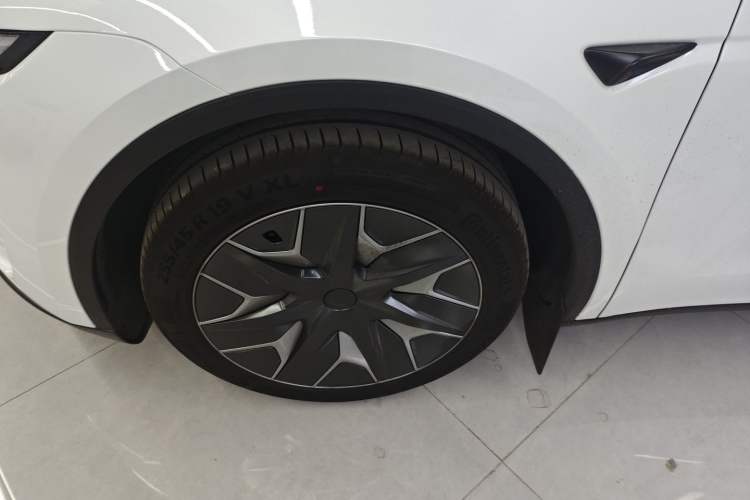 Used Tesla Model Y L 2025 Model Long-Range All-Wheel-Drive Version Left Front Wheel Hub