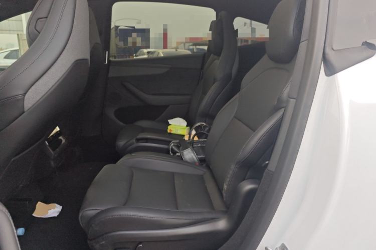 Used Tesla Model Y L 2025 Model Long-Range All-Wheel-Drive Version Left Rear Seat