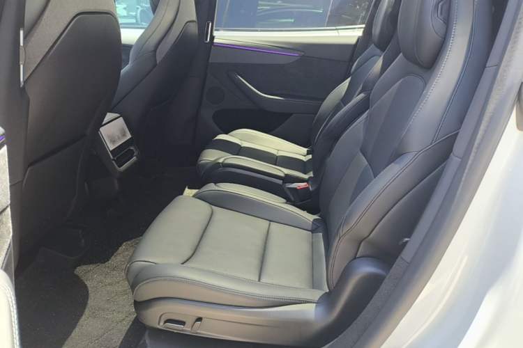 Used Tesla Model Y L 2025 Model Long-Range All-Wheel-Drive Version Left Rear Seat