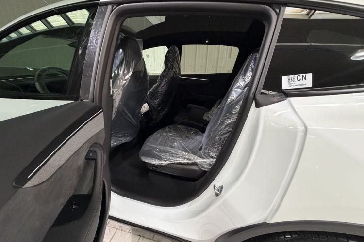 Used Tesla Model Y L 2025 Model Long-Range All-Wheel-Drive Version Left Rear Seat