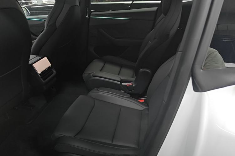 Used Tesla Model Y L 2025 Model Long-Range All-Wheel-Drive Version Left Rear Seat