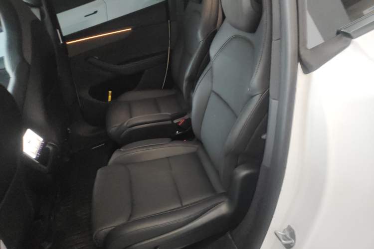 Used Tesla Model Y L 2025 Model Long-Range All-Wheel-Drive Version Left Rear Seat