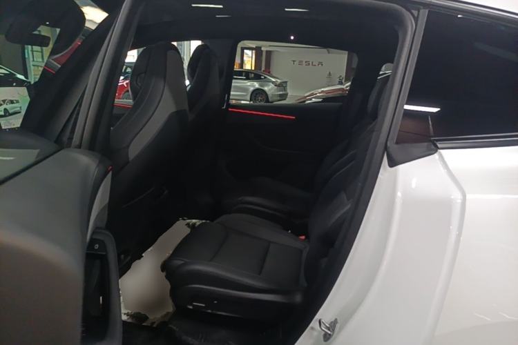 Used Tesla Model Y L 2025 Model Long-Range All-Wheel-Drive Version Left Rear Seat