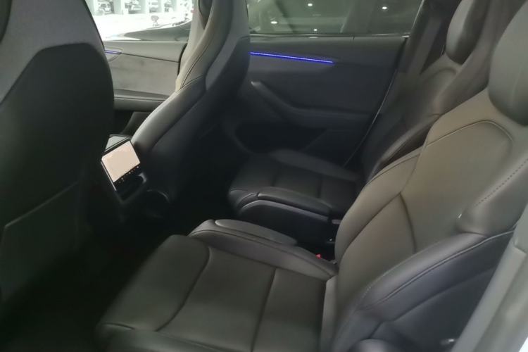 Used Tesla Model Y L 2025 Model Long-Range All-Wheel-Drive Version Left Rear Seat