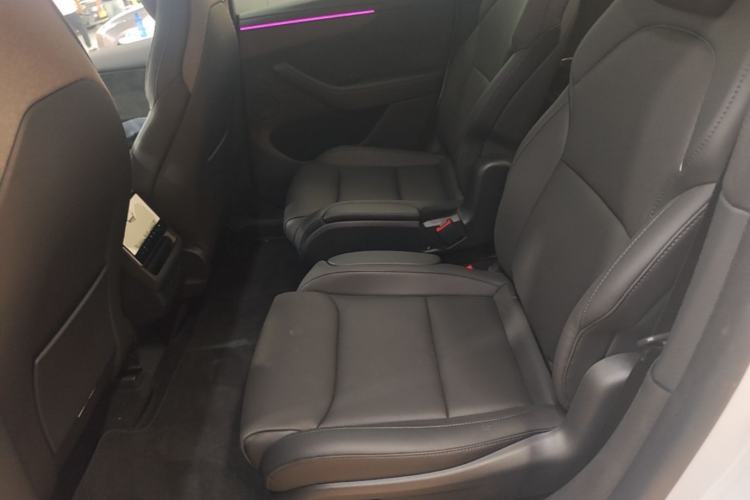 Used Tesla Model Y L 2025 Model Long-Range All-Wheel-Drive Version Left Rear Seat