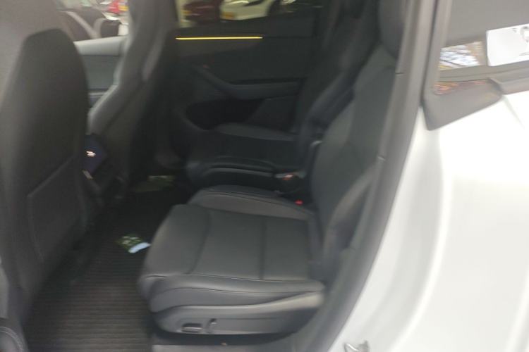 Used Tesla Model Y L 2025 Model Long-Range All-Wheel-Drive Version Left Rear Seat