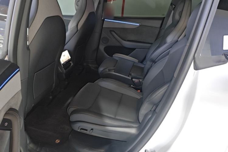 Used Tesla Model Y L 2025 Model Long-Range All-Wheel-Drive Version Left Rear Seat