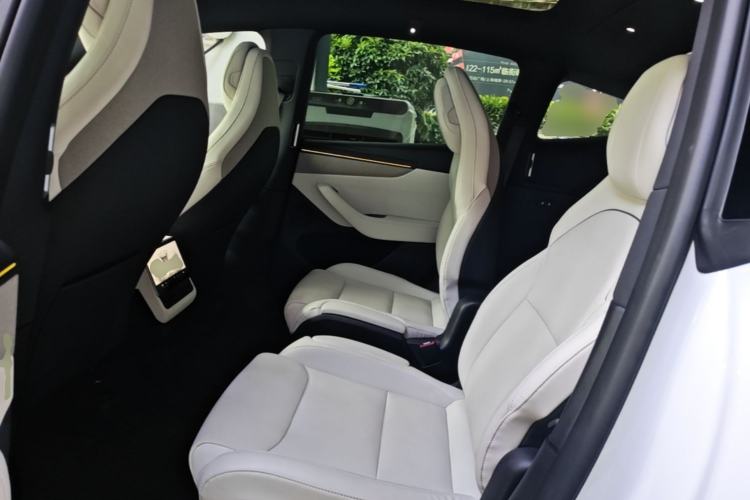 Used Tesla Model Y L 2025 Model Long-Range All-Wheel-Drive Version Left Rear Seat