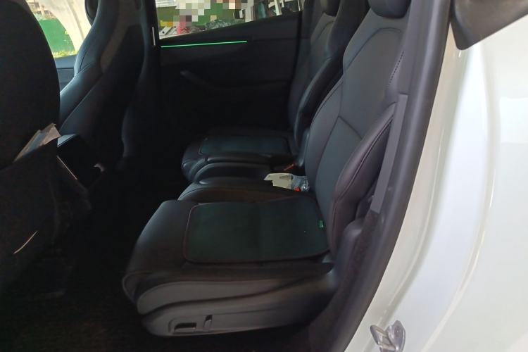 Used Tesla Model Y L 2025 Model Long-Range All-Wheel-Drive Version Left Rear Seat