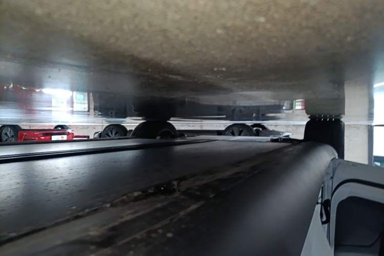 Used Tesla Model Y L 2025 Model Long-Range All-Wheel-Drive Version Left Side Sill