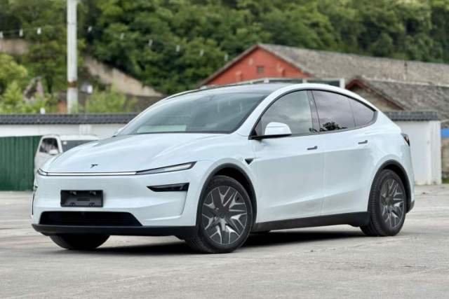 Used Tesla Model Y L 2025 Model Long-Range All-Wheel-Drive Version