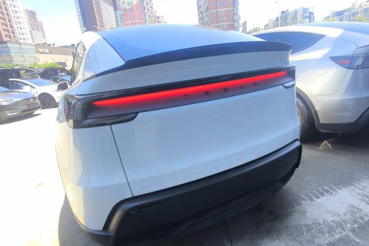 Used Tesla Model Y L 2025 Model Long-Range All-Wheel-Drive Version Rear