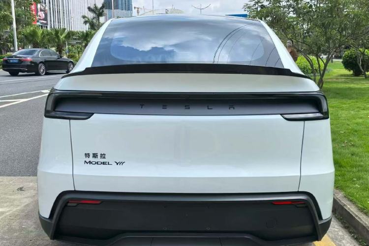 Used Tesla Model Y L 2025 Model Long-Range All-Wheel-Drive Version Rear