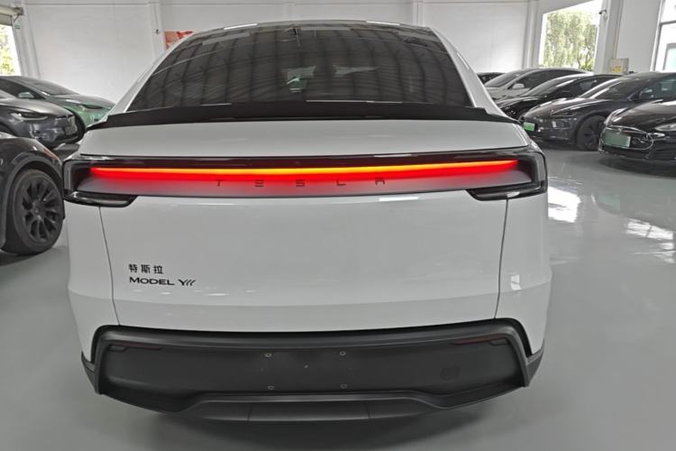 Used Tesla Model Y L 2025 Model Long-Range All-Wheel-Drive Version Rear