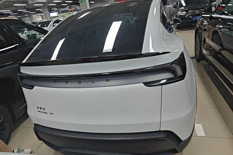 Used Tesla Model Y L 2025 Model Long-Range All-Wheel-Drive Version Rear