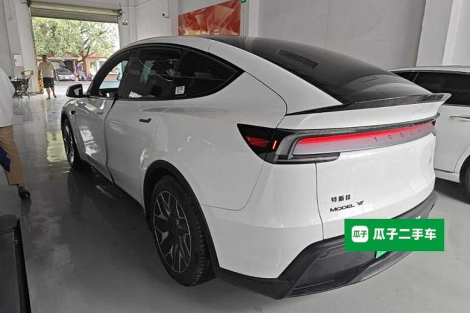 Used Tesla Model Y L 2025 Model Long-Range All-Wheel-Drive Version Rear Left 45 Deg