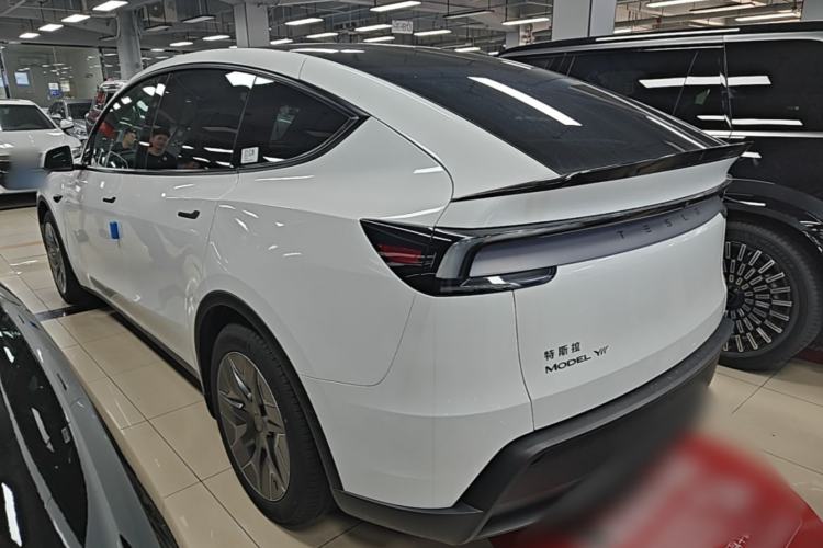 Used Tesla Model Y L 2025 Model Long-Range All-Wheel-Drive Version Rear Left 45 Deg