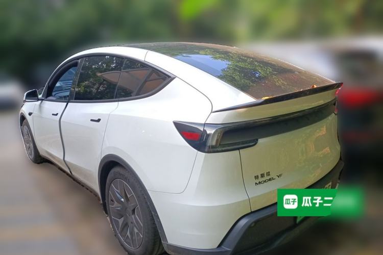 Used Tesla Model Y L 2025 Model Long-Range All-Wheel-Drive Version Rear Left 45 Deg