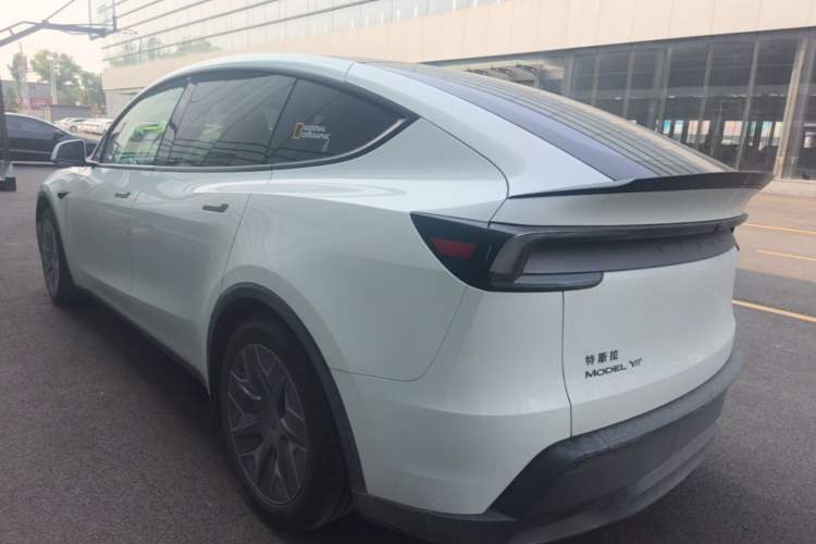 Used Tesla Model Y L 2025 Model Long-Range All-Wheel-Drive Version Rear Left 45 Deg