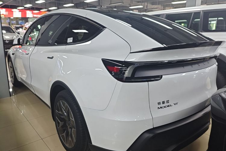 Used Tesla Model Y L 2025 Model Long-Range All-Wheel-Drive Version Rear Left 45 Deg