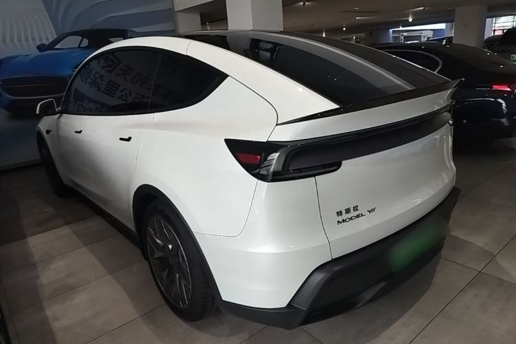 Used Tesla Model Y L 2025 Model Long-Range All-Wheel-Drive Version Rear Left 45 Deg